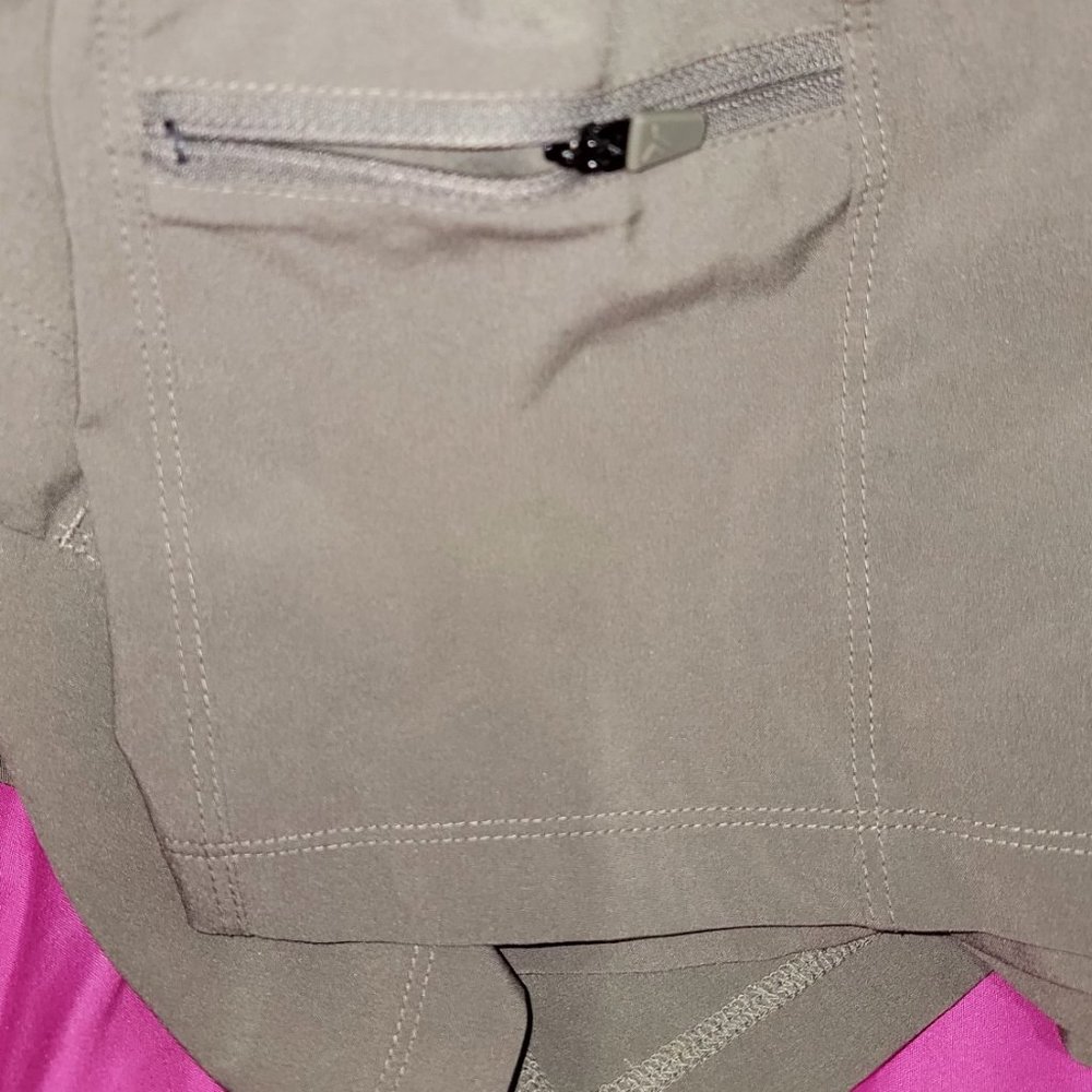 Shorts - Picture 4 of 5